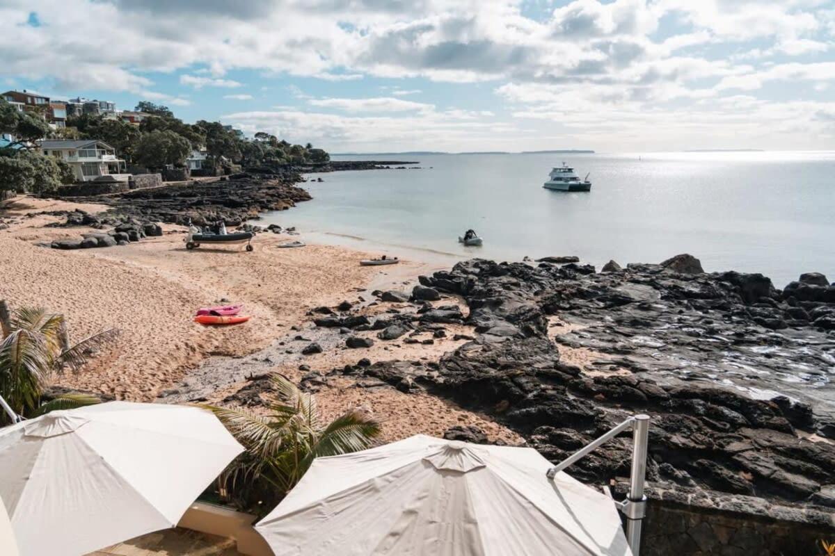 Takapuna Beachfront W Stunning Views Оукланд Екстериор снимка