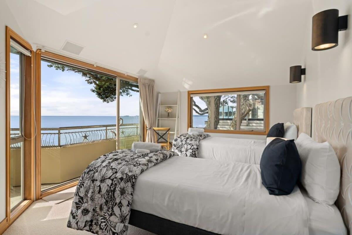 Takapuna Beachfront W Stunning Views Оукланд Екстериор снимка