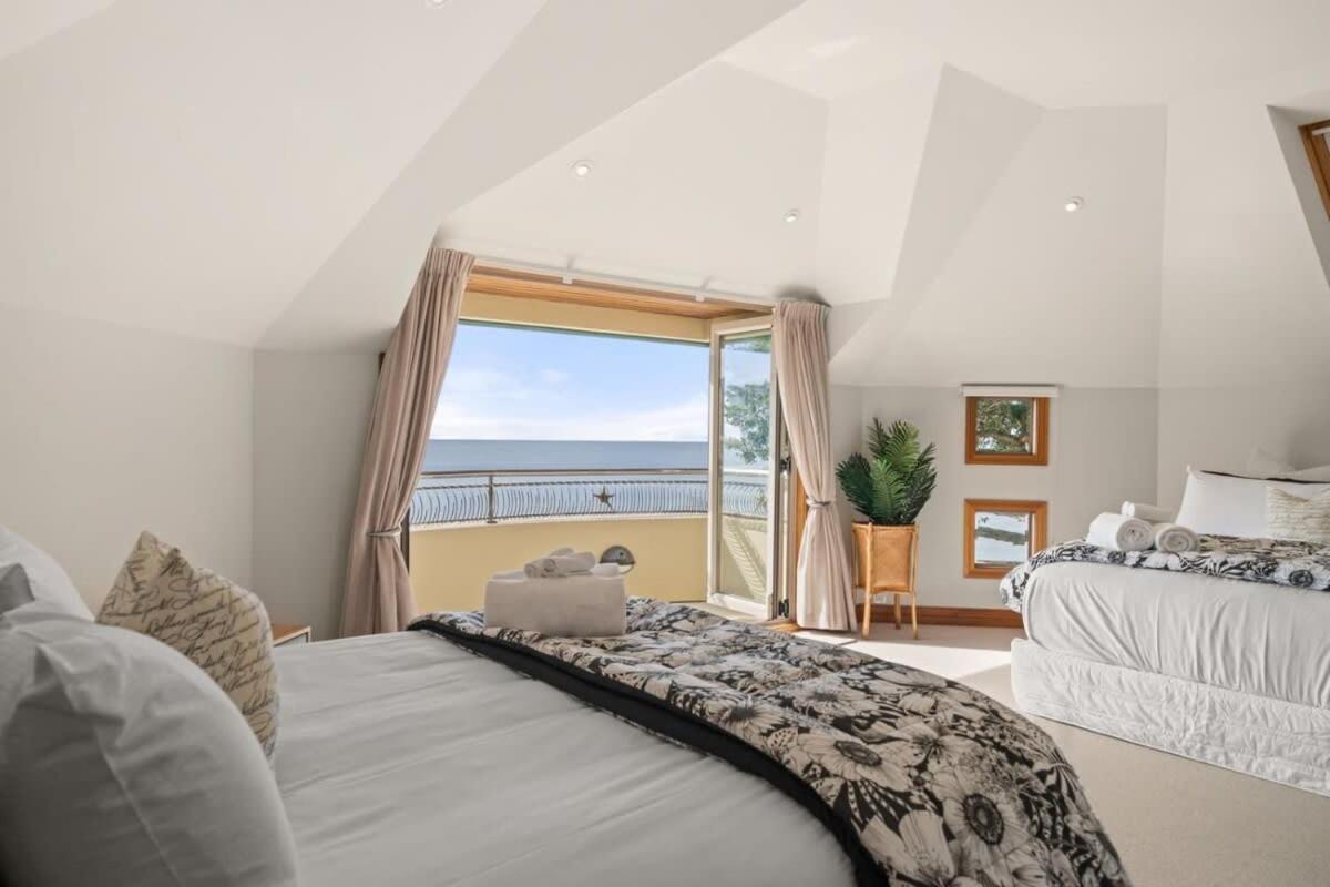Takapuna Beachfront W Stunning Views Оукланд Екстериор снимка